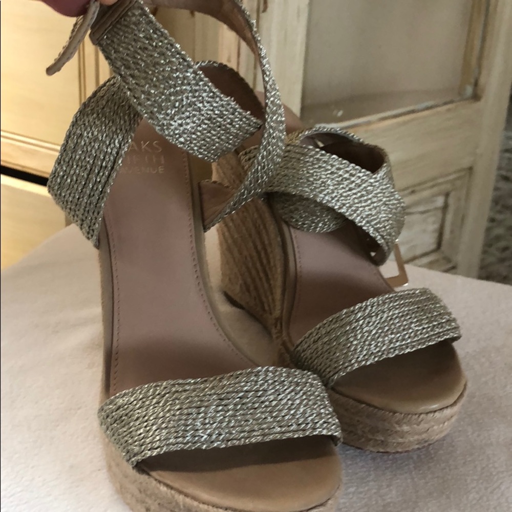 Platform wedge